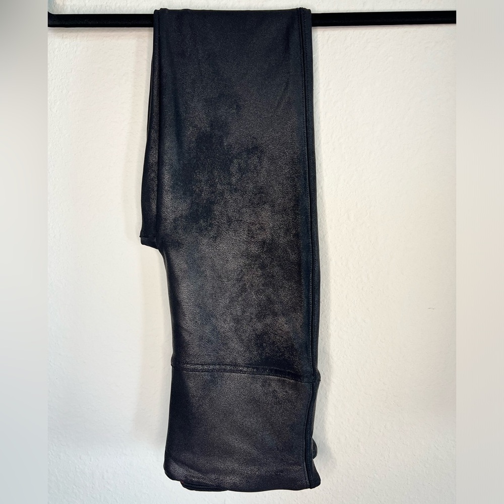066. SPANX Faux Leather Leggings - Size Small